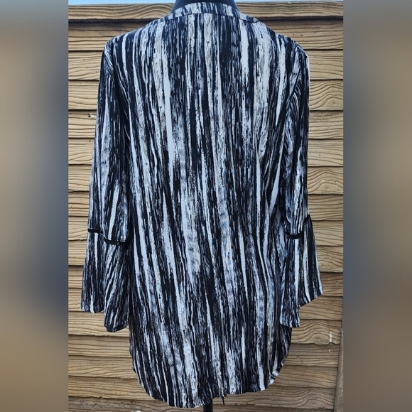 NWT Gloria Vanderbilt Black & White Blouse Size Small - Picture 6 of 14